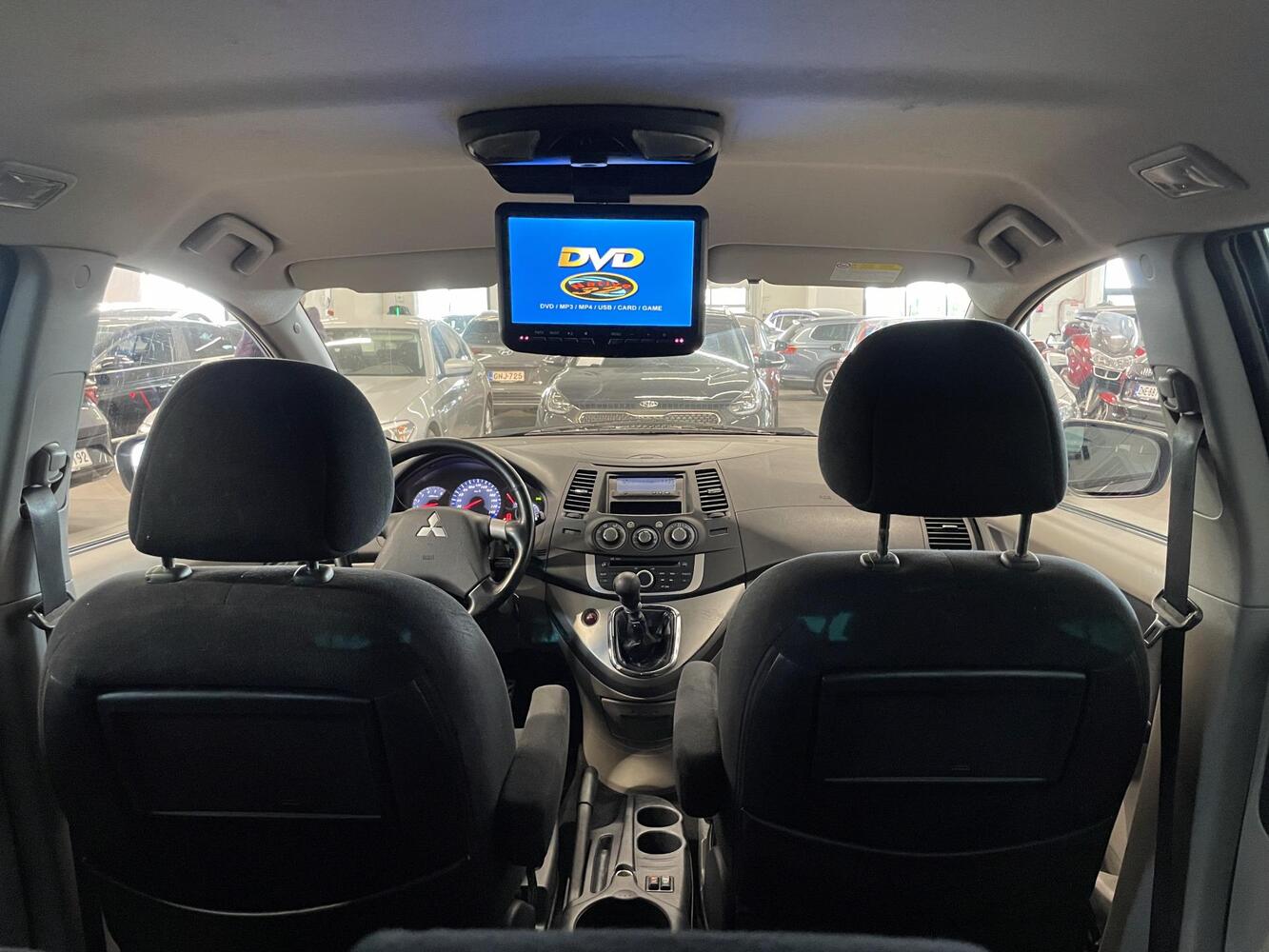 Mitsubishi Grandis vaihtoauto