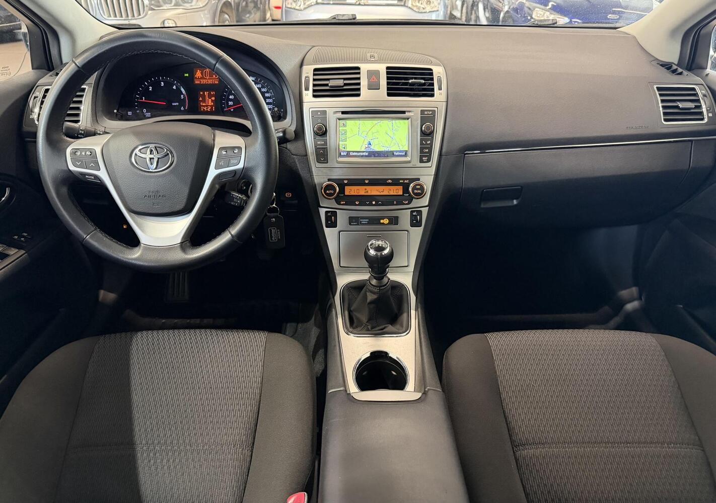 Toyota Avensis vaihtoauto