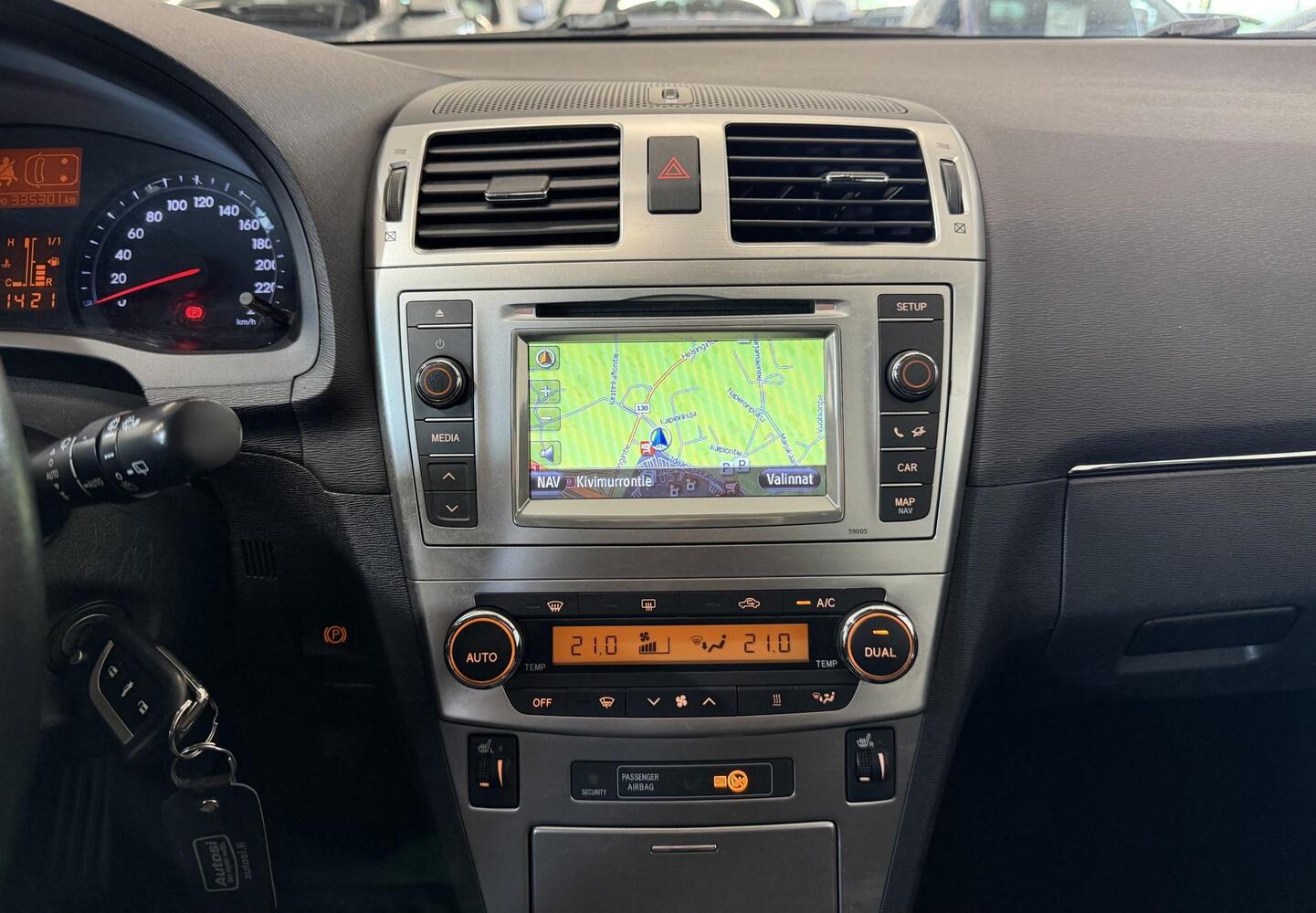 Toyota Avensis vaihtoauto