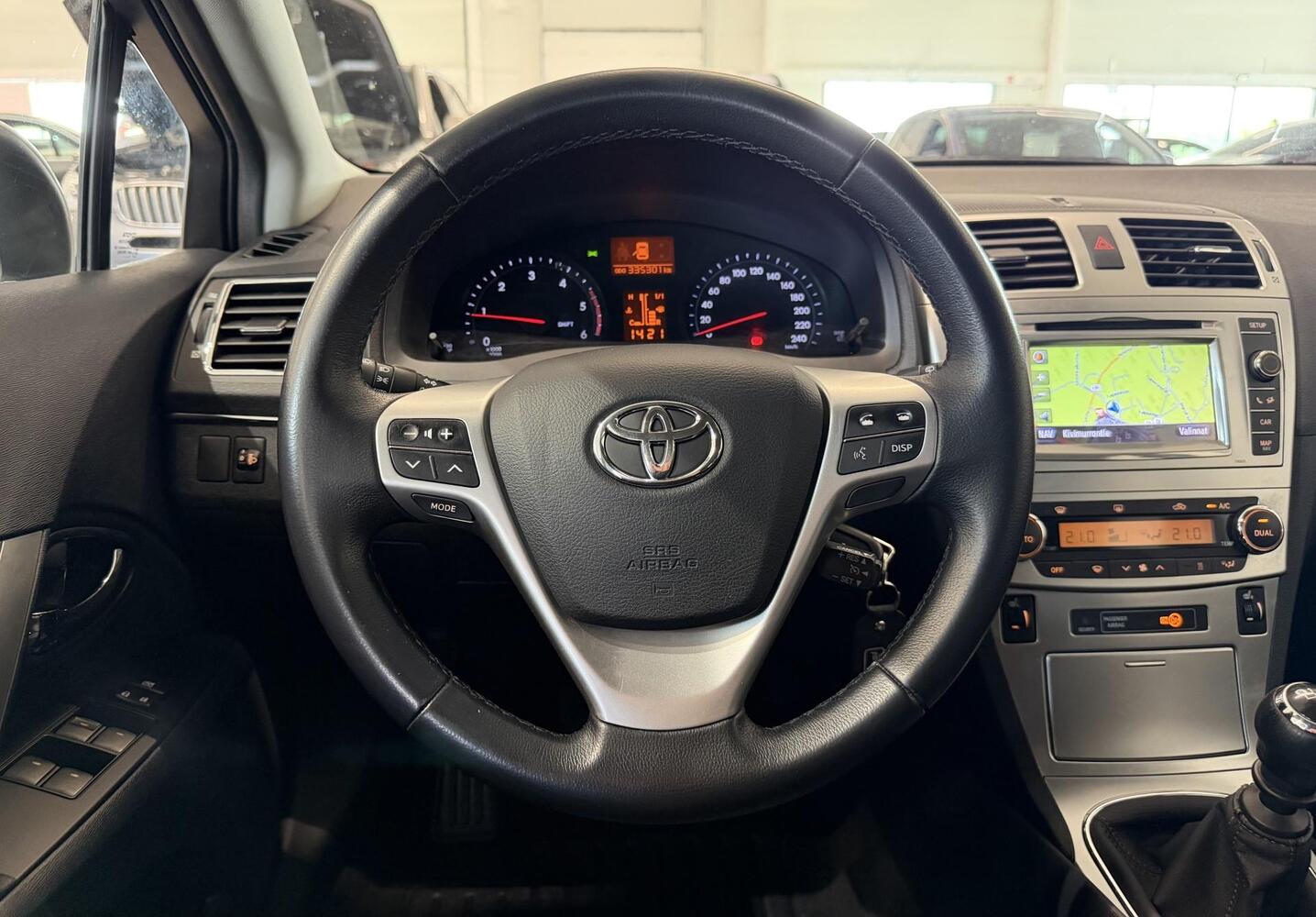 Toyota Avensis vaihtoauto