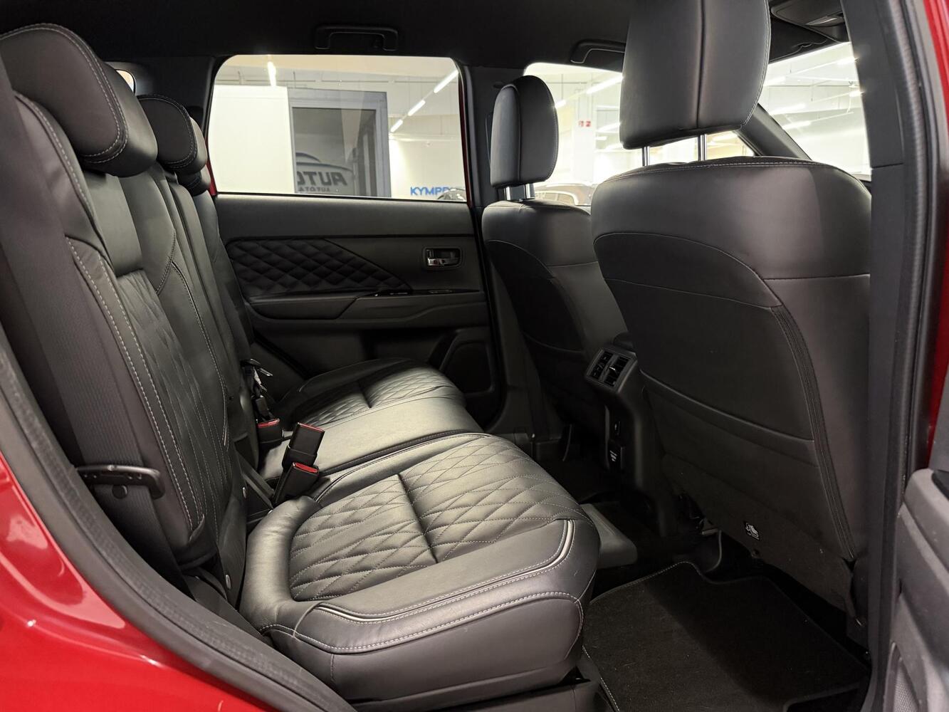 Mitsubishi Outlander PHEV vaihtoauto