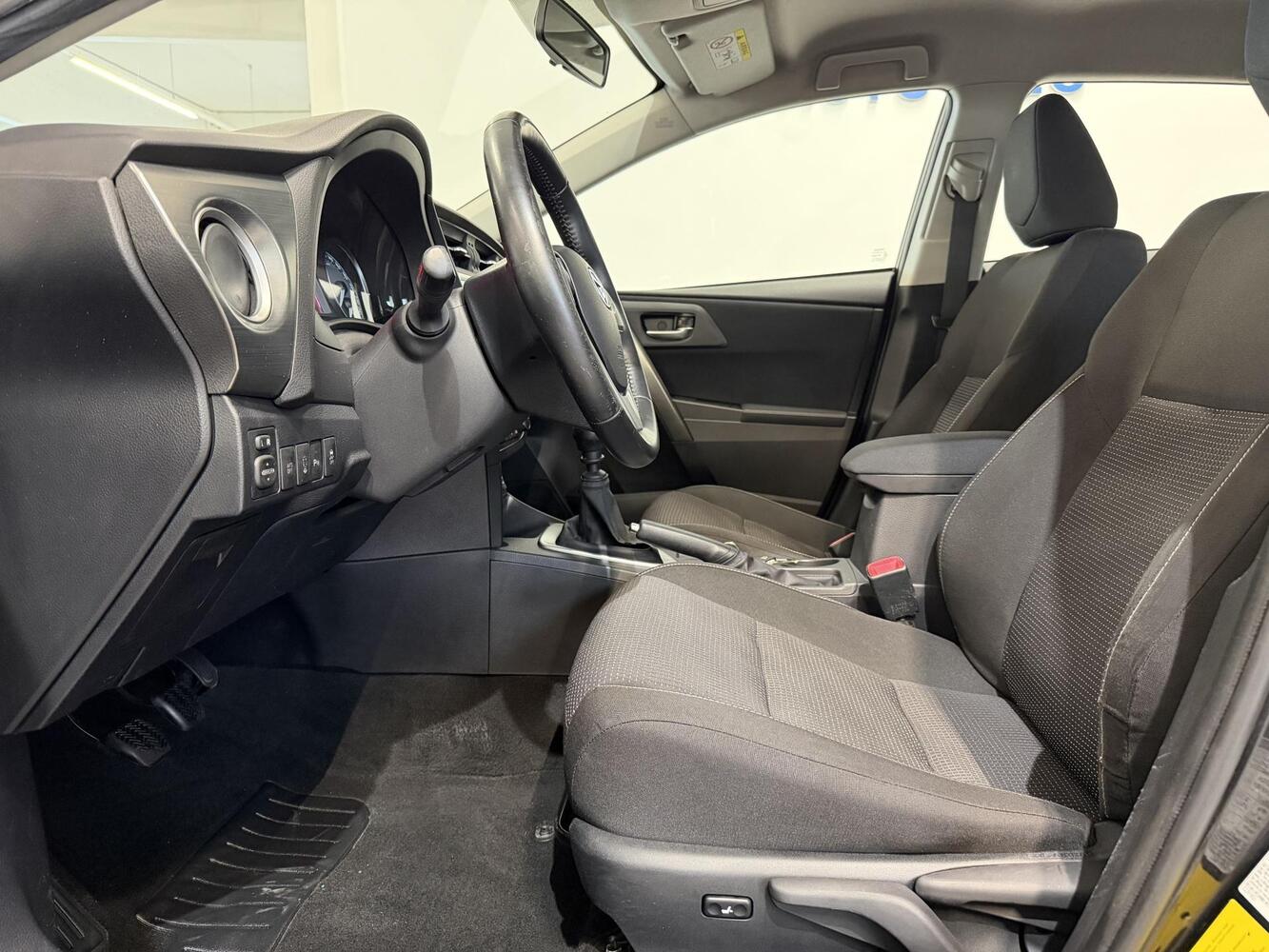Toyota Auris vaihtoauto