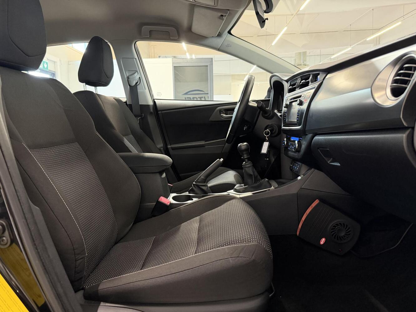 Toyota Auris vaihtoauto