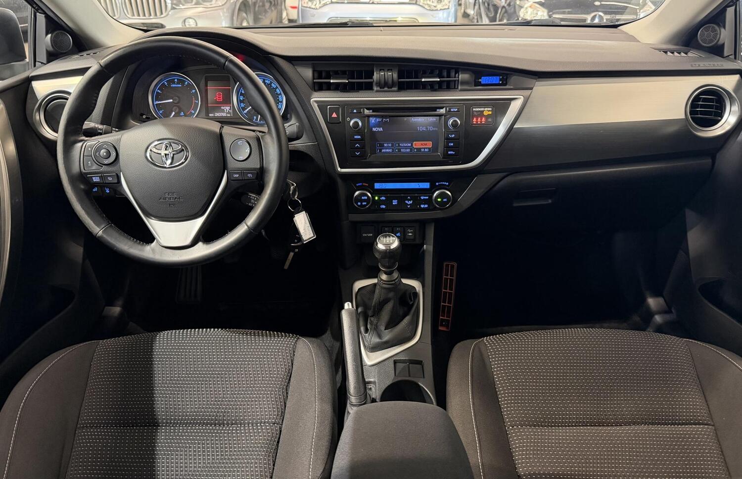 Toyota Auris vaihtoauto