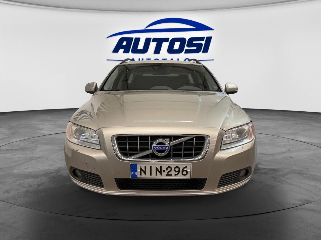 Volvo V70 vaihtoauto