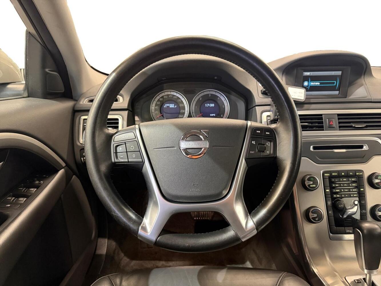 Volvo V70 vaihtoauto