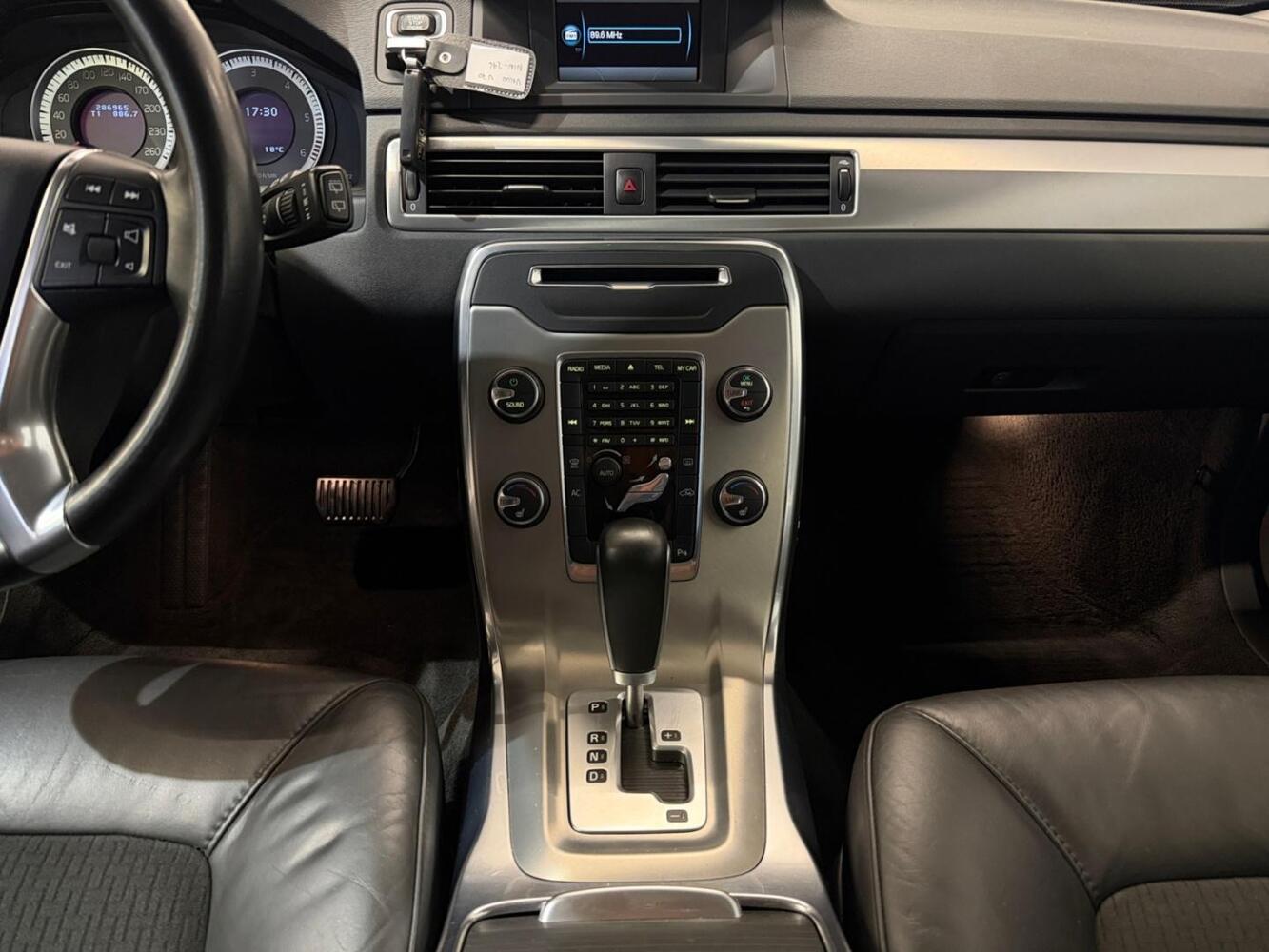 Volvo V70 vaihtoauto