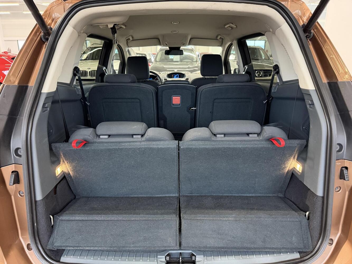 Ford Grand C-MAX vaihtoauto