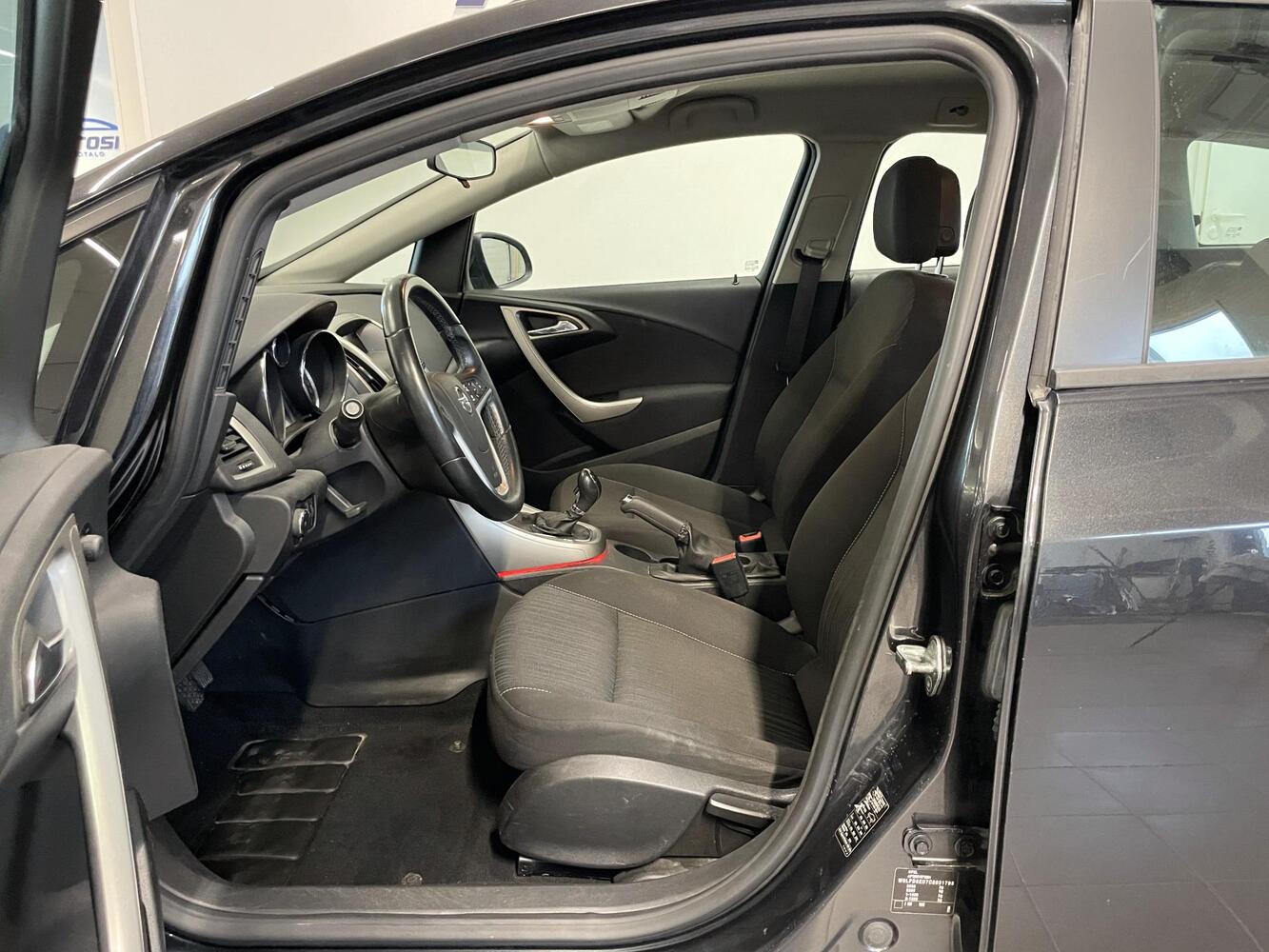 Opel Astra vaihtoauto