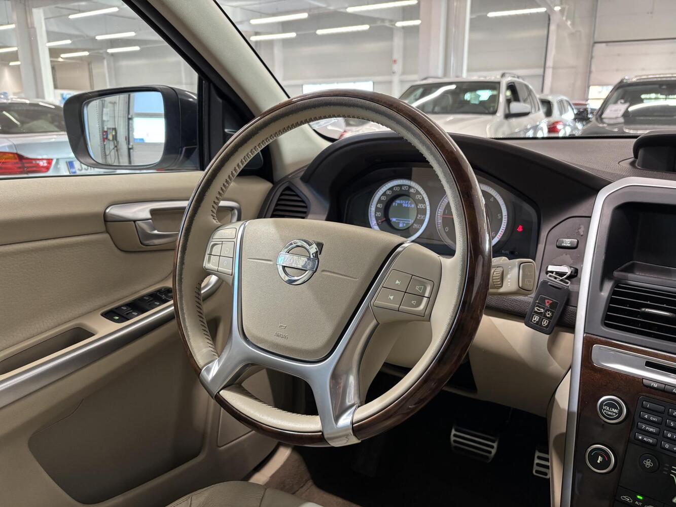 Volvo XC60 vaihtoauto