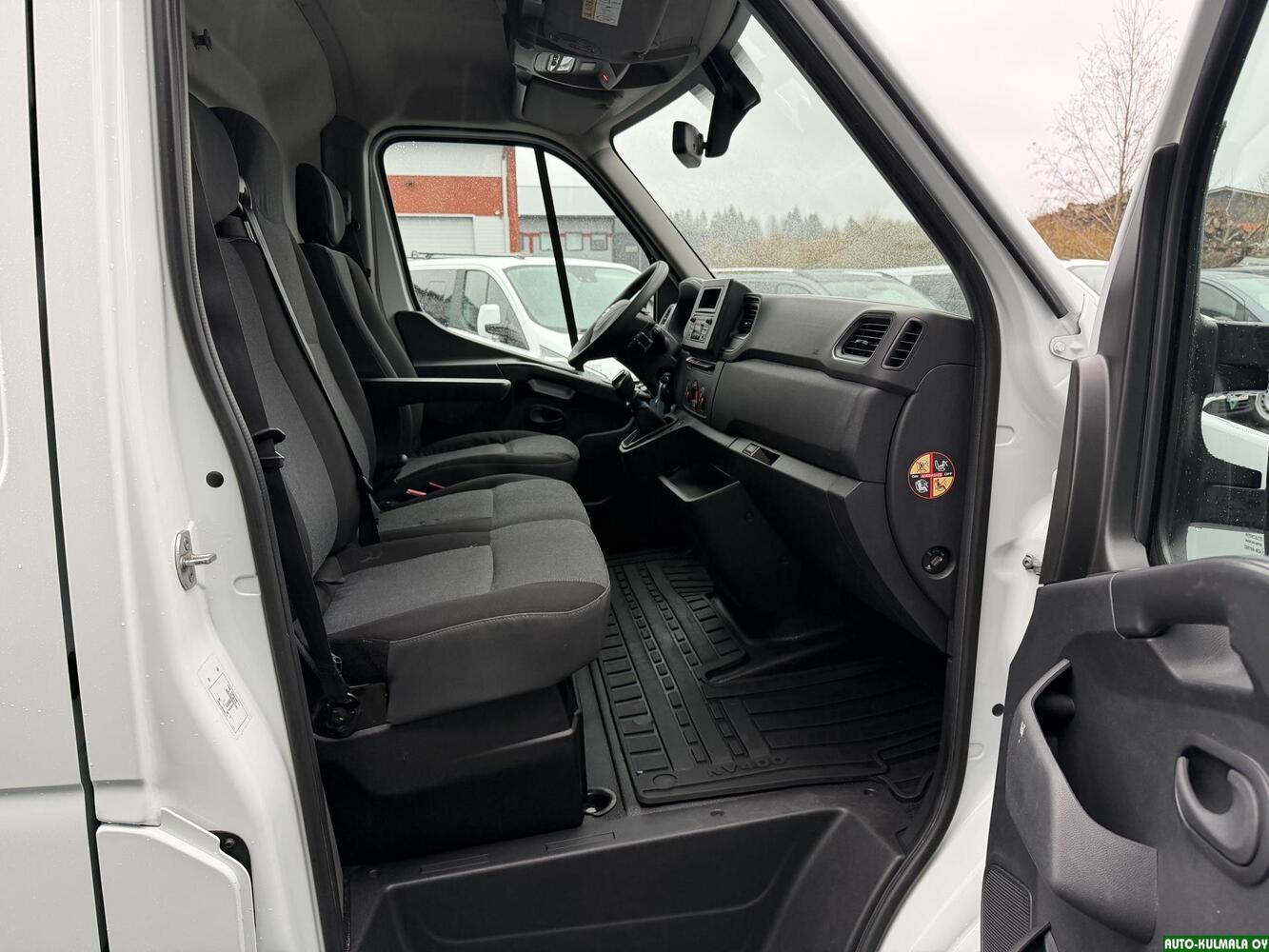 Nissan NV400 vaihtoauto