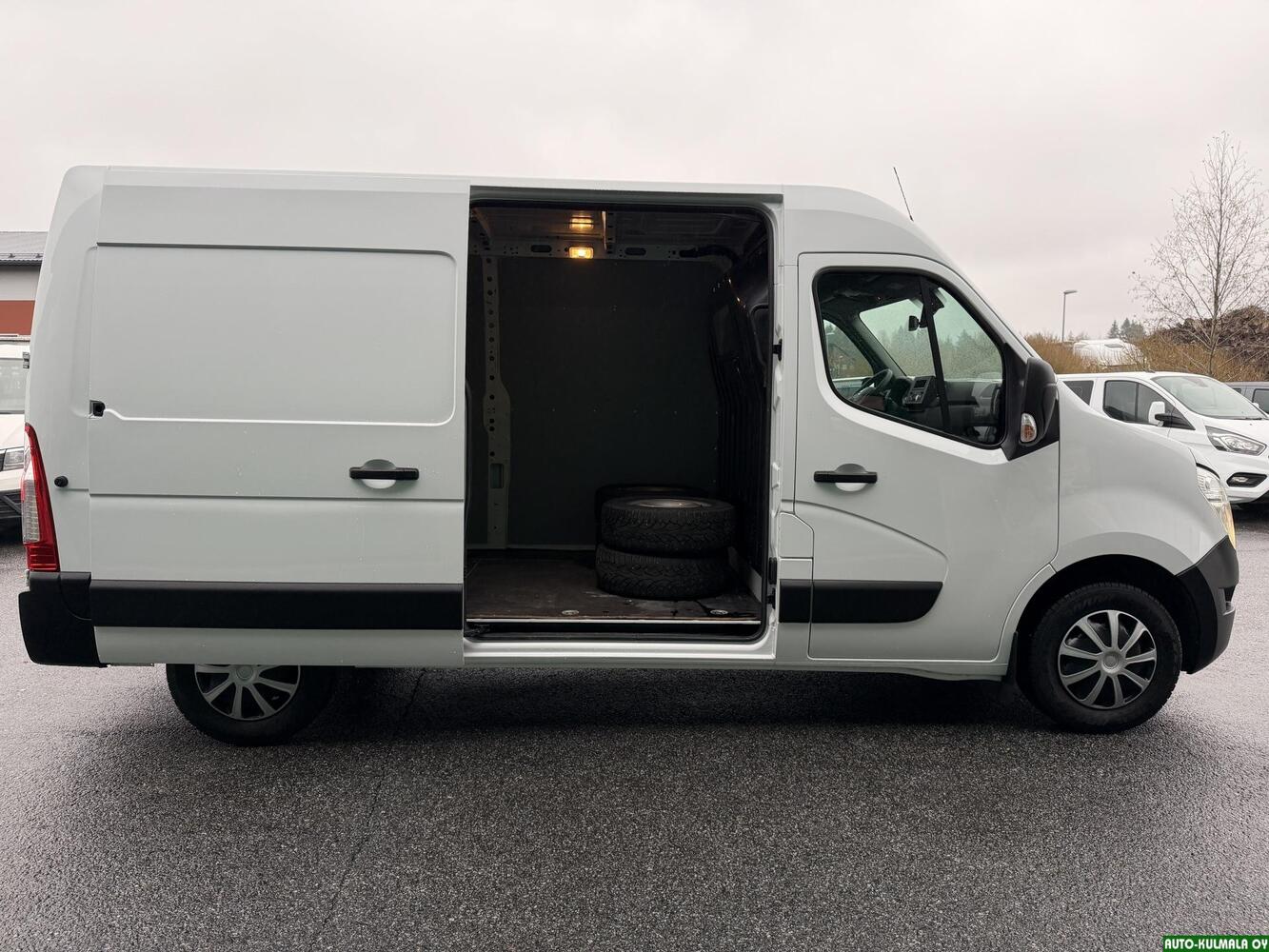 Nissan NV400 vaihtoauto