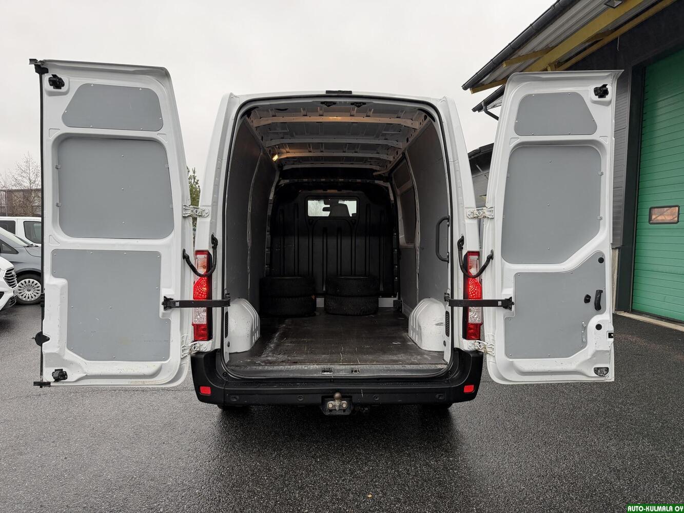 Nissan NV400 vaihtoauto