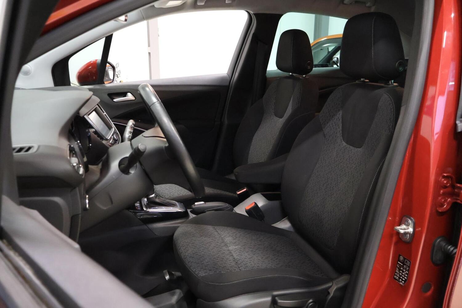 Opel Crossland X vaihtoauto