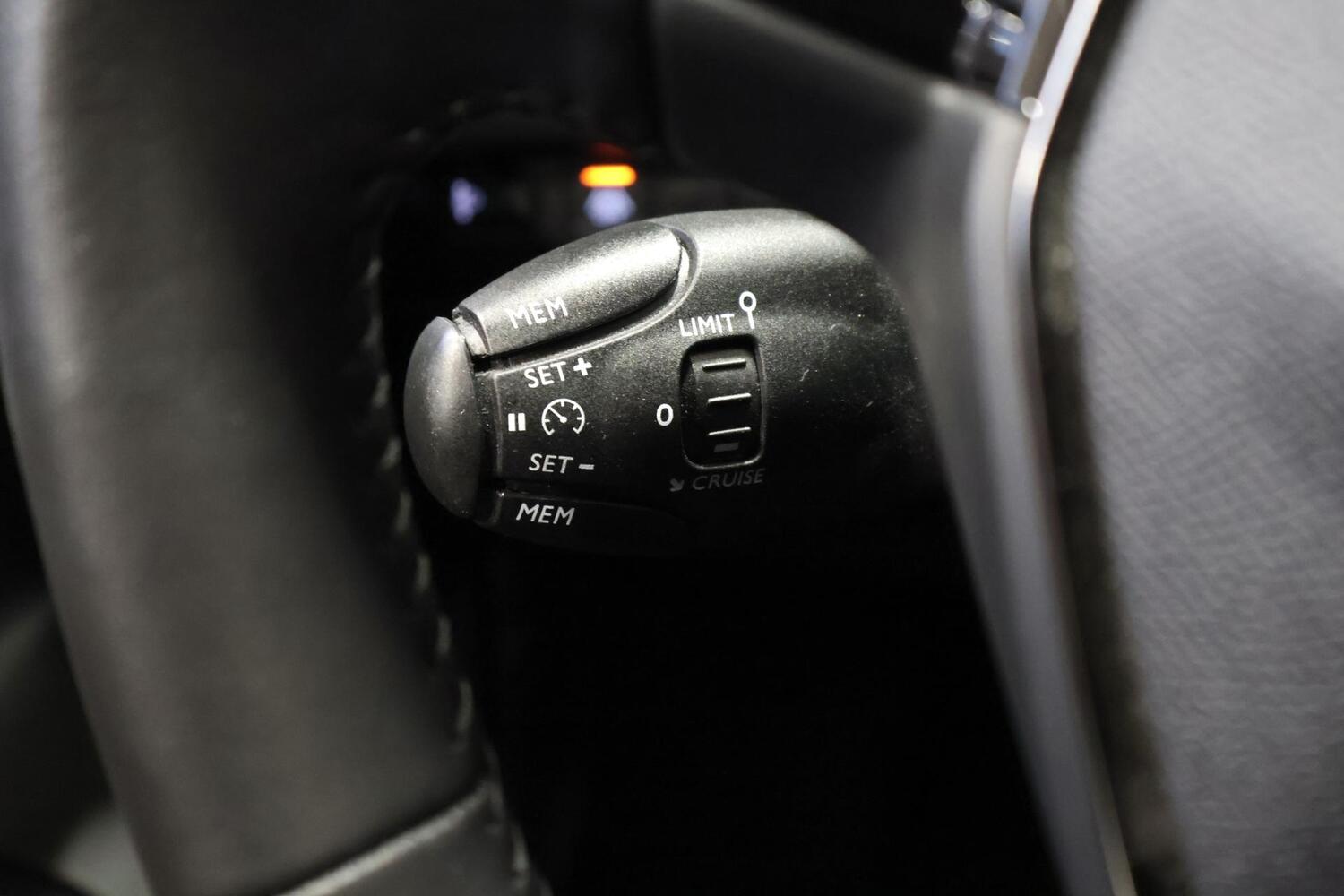 Peugeot e-2008 vaihtoauto