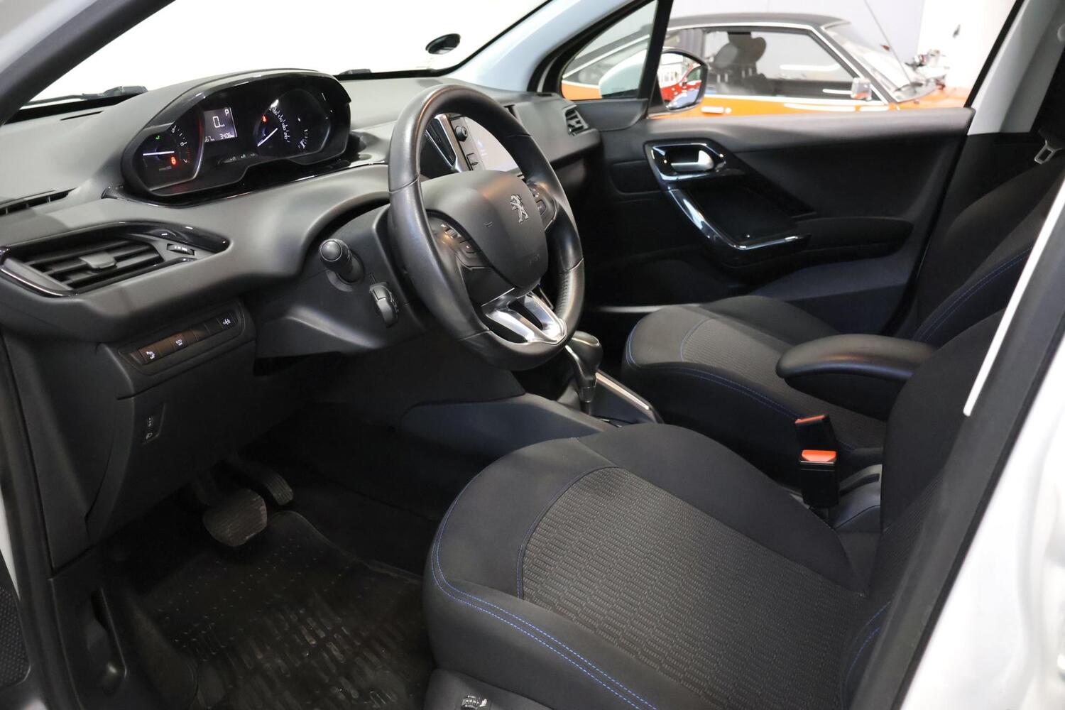 Peugeot 208 vaihtoauto