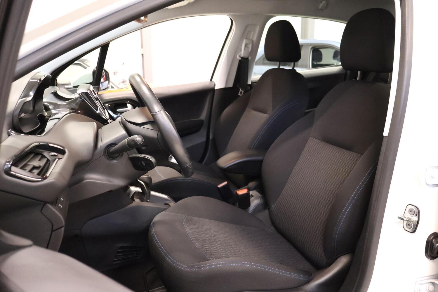 Peugeot 208 vaihtoauto