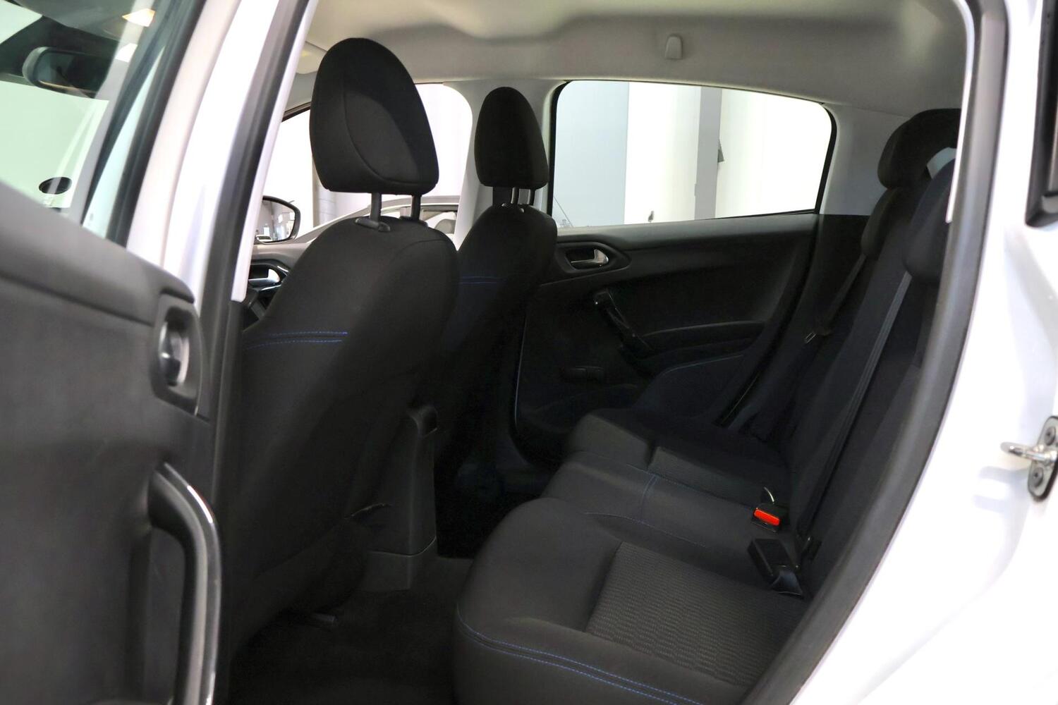 Peugeot 208 vaihtoauto
