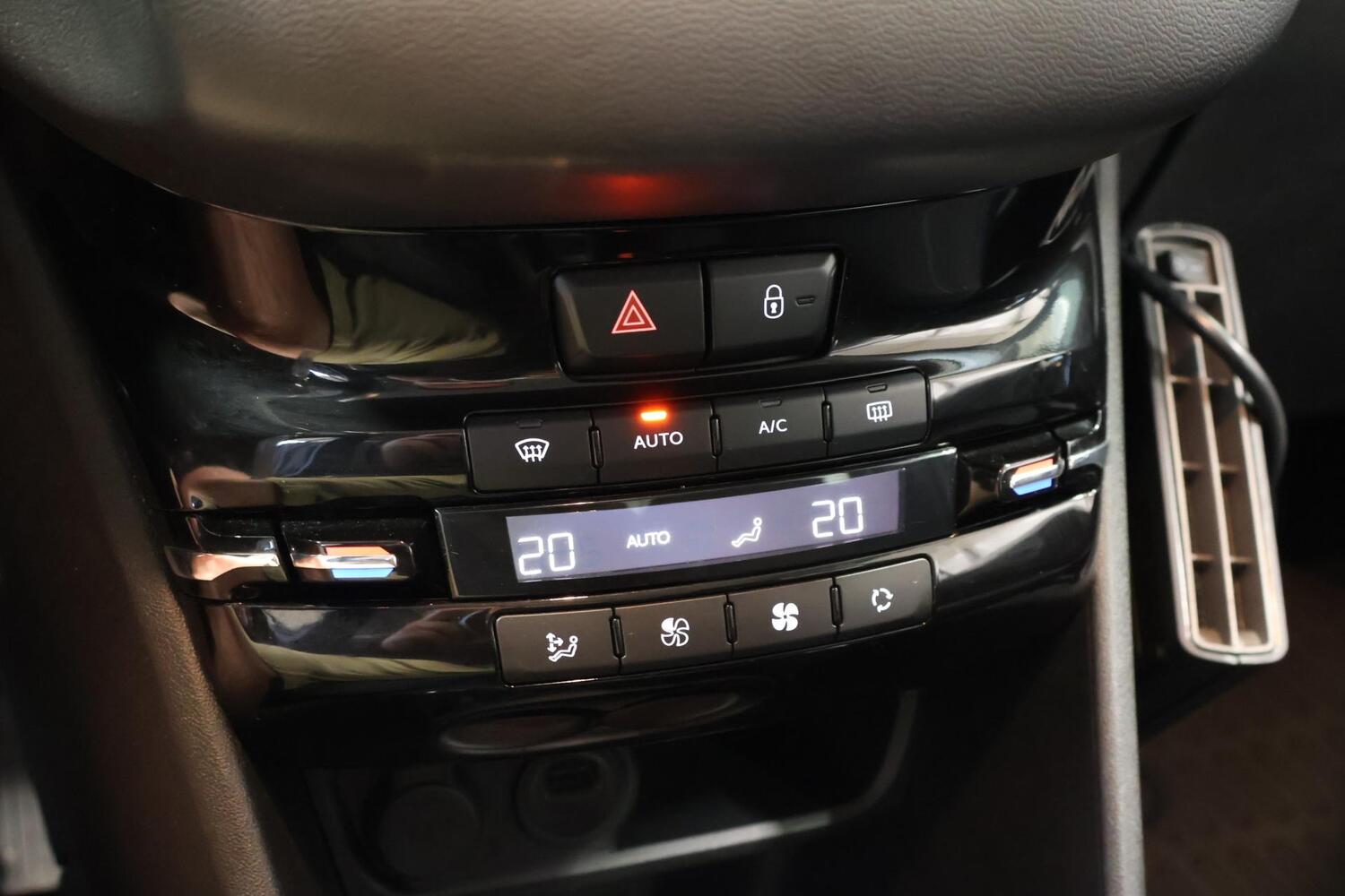 Peugeot 208 vaihtoauto