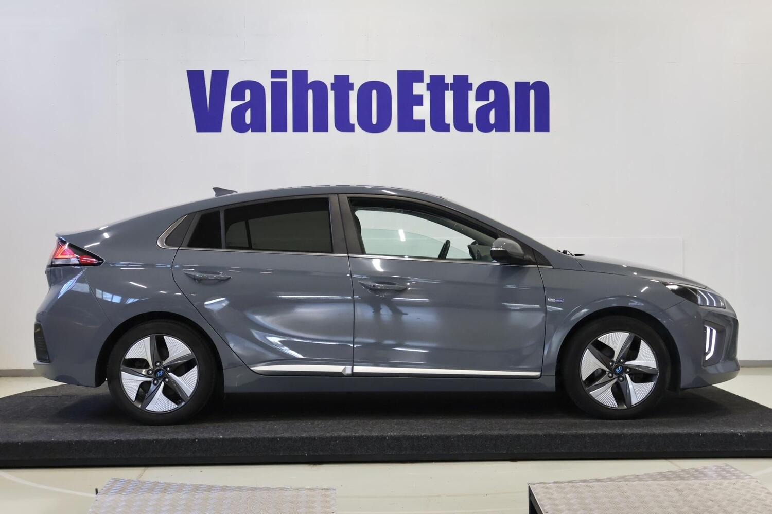 Hyundai IONIQ hybrid vaihtoauto