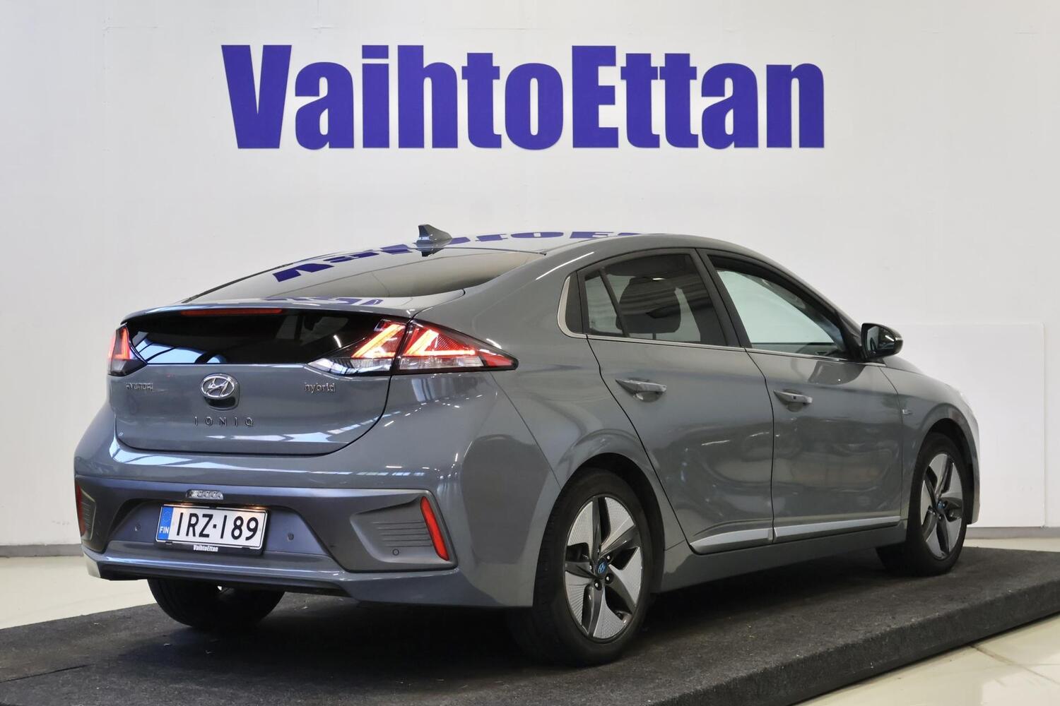 Hyundai IONIQ hybrid vaihtoauto