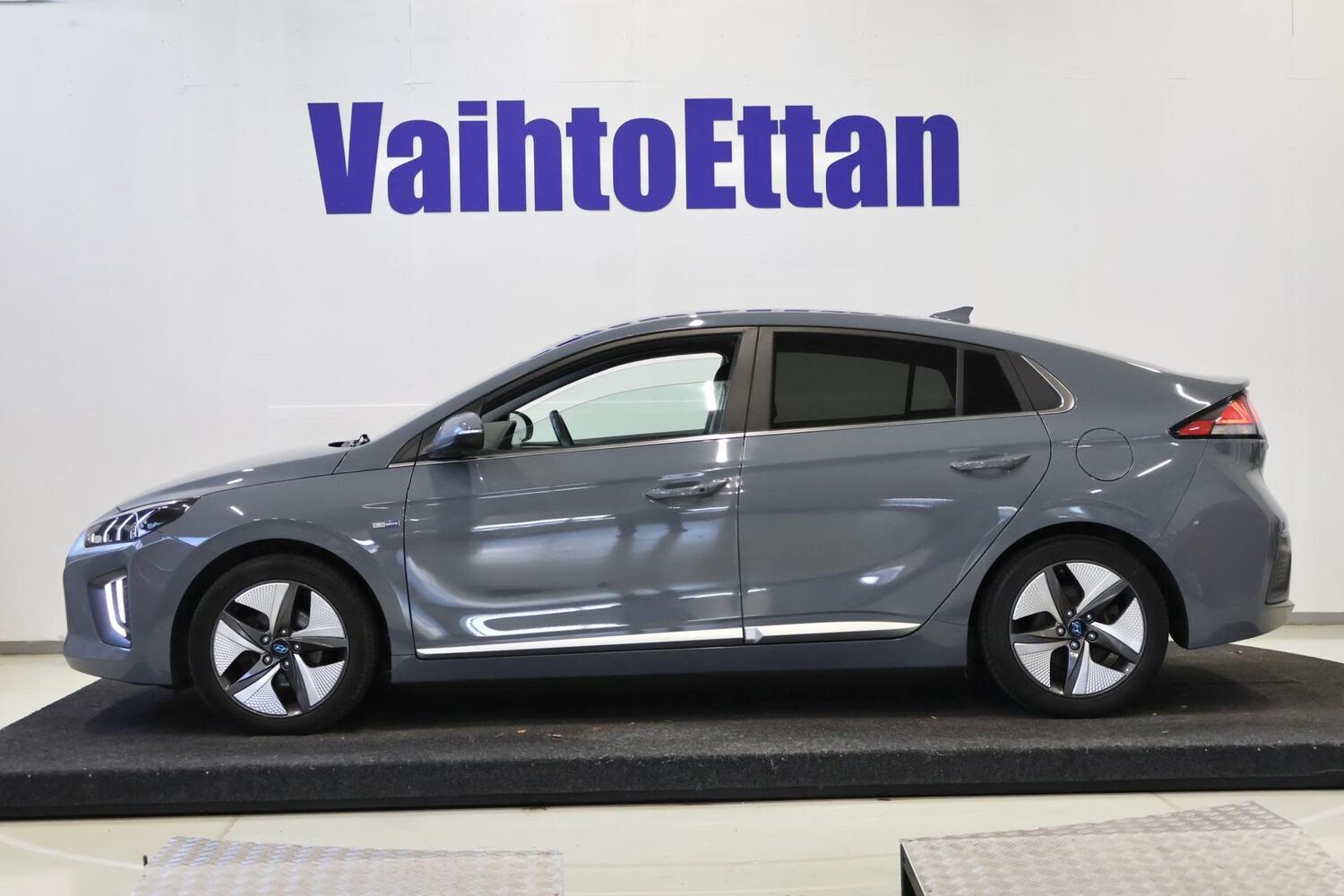Hyundai IONIQ hybrid vaihtoauto
