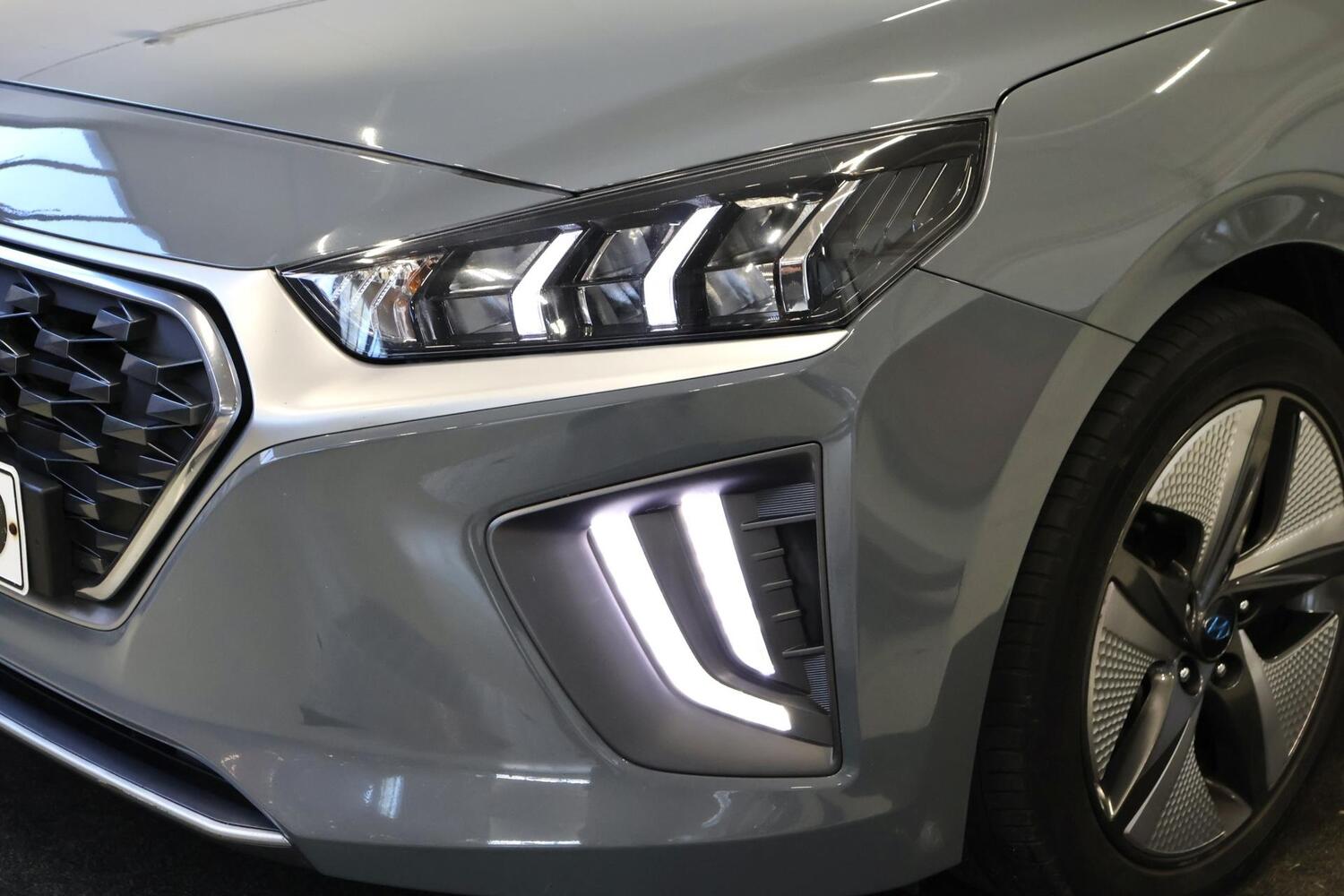 Hyundai IONIQ hybrid vaihtoauto