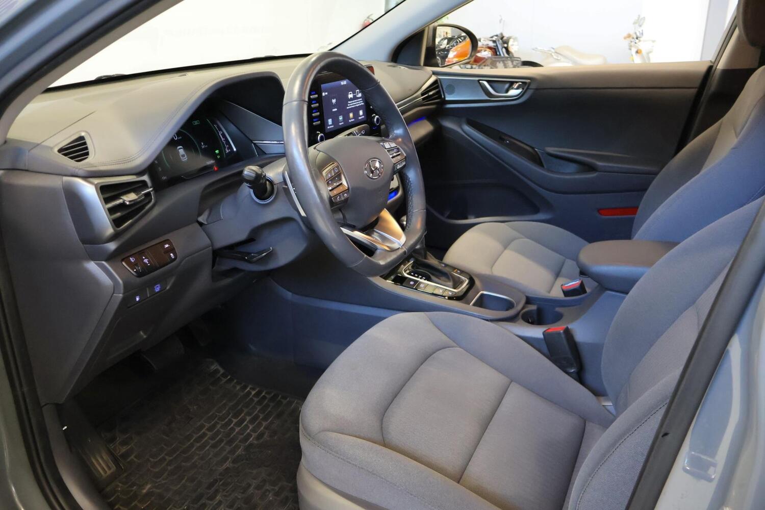 Hyundai IONIQ hybrid vaihtoauto