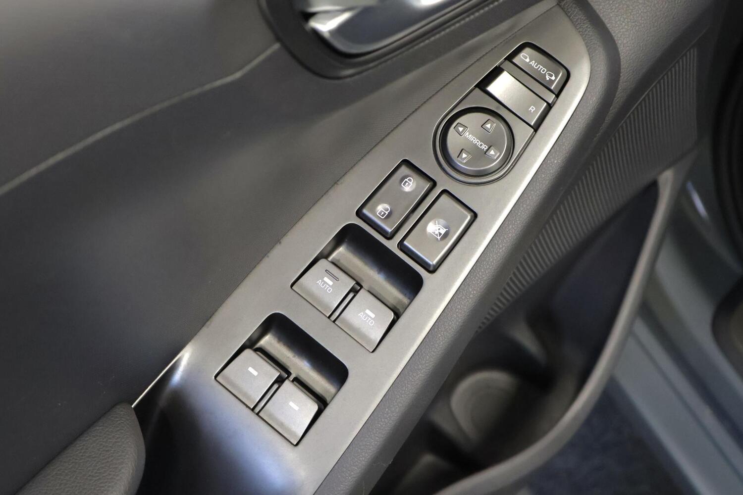 Hyundai IONIQ hybrid vaihtoauto