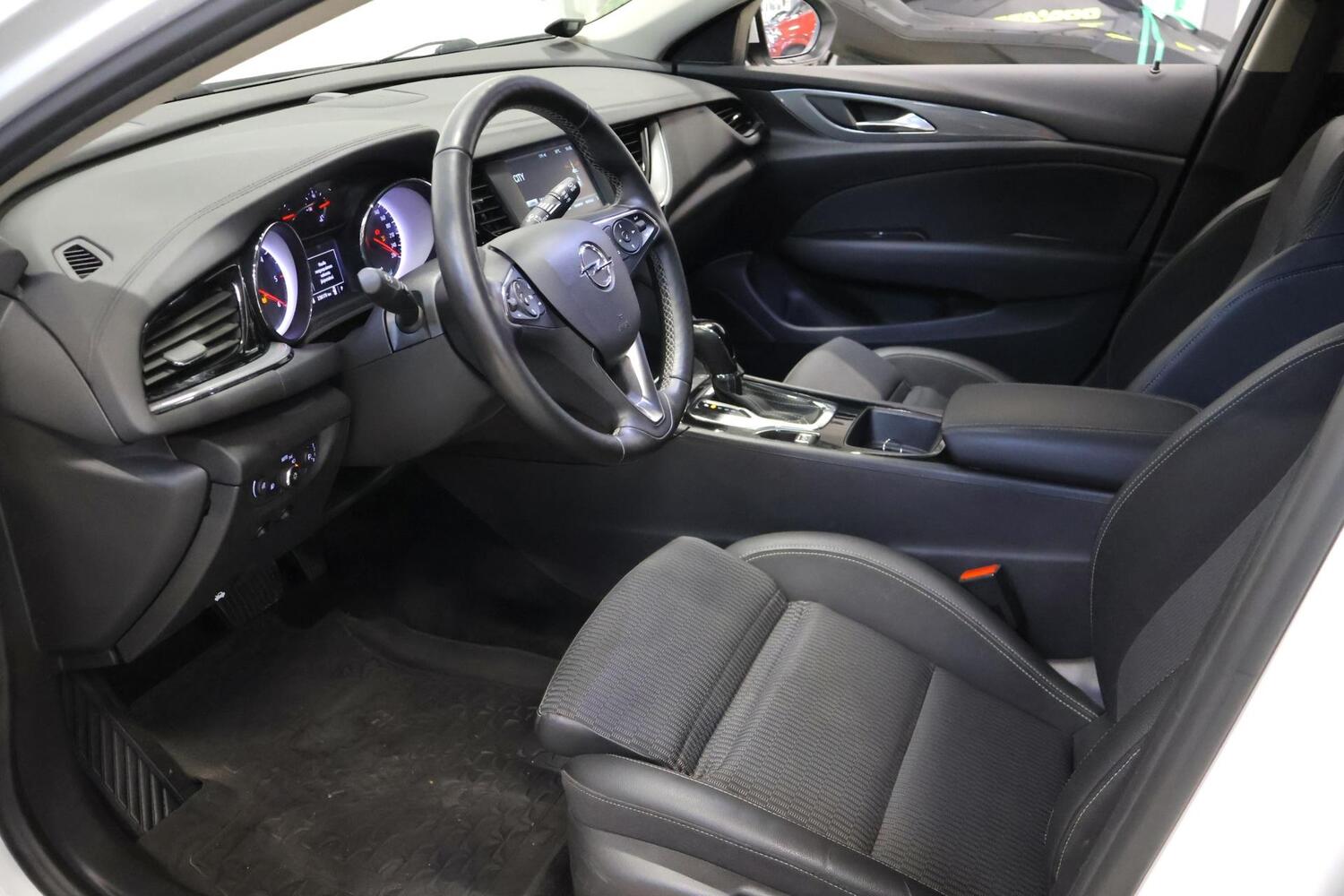 Opel Insignia vaihtoauto