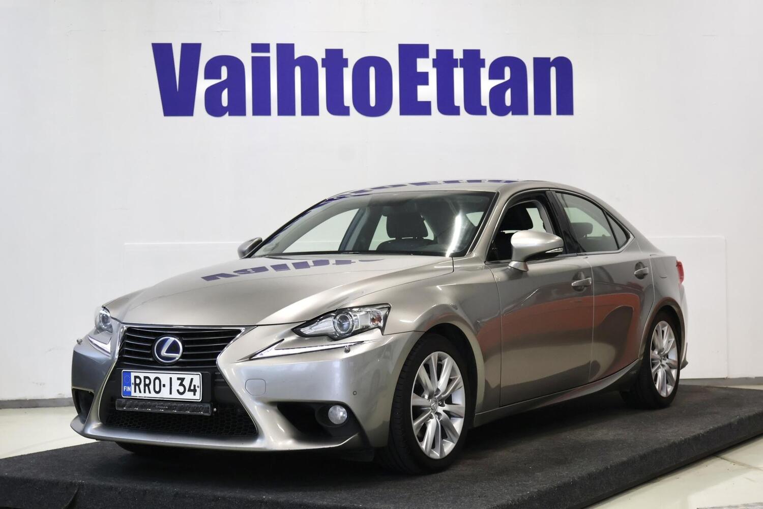 Lexus IS vaihtoauto