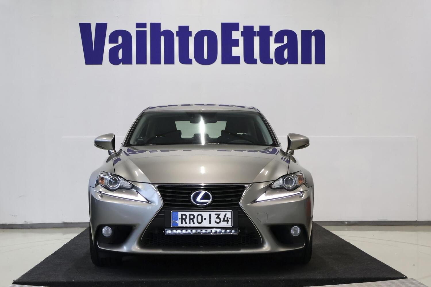 Lexus IS vaihtoauto