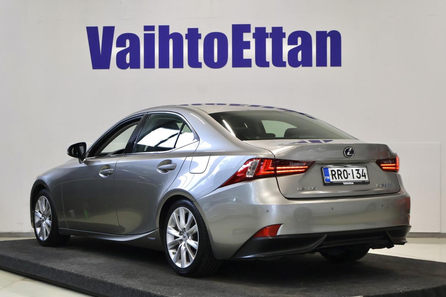 Lexus IS vaihtoauto