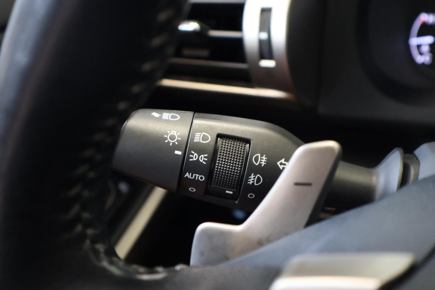 Lexus IS vaihtoauto