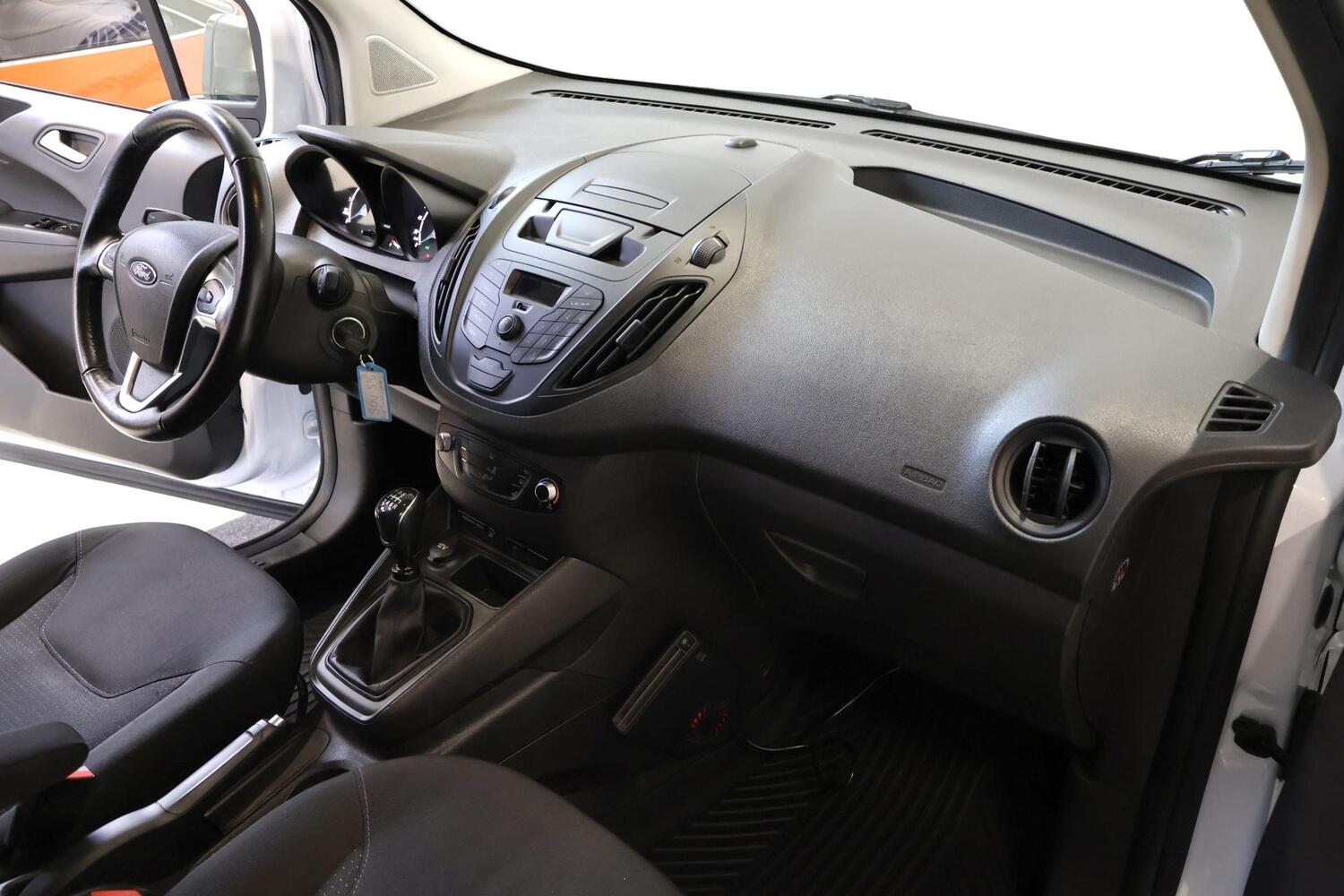 Ford Transit Courier vaihtoauto