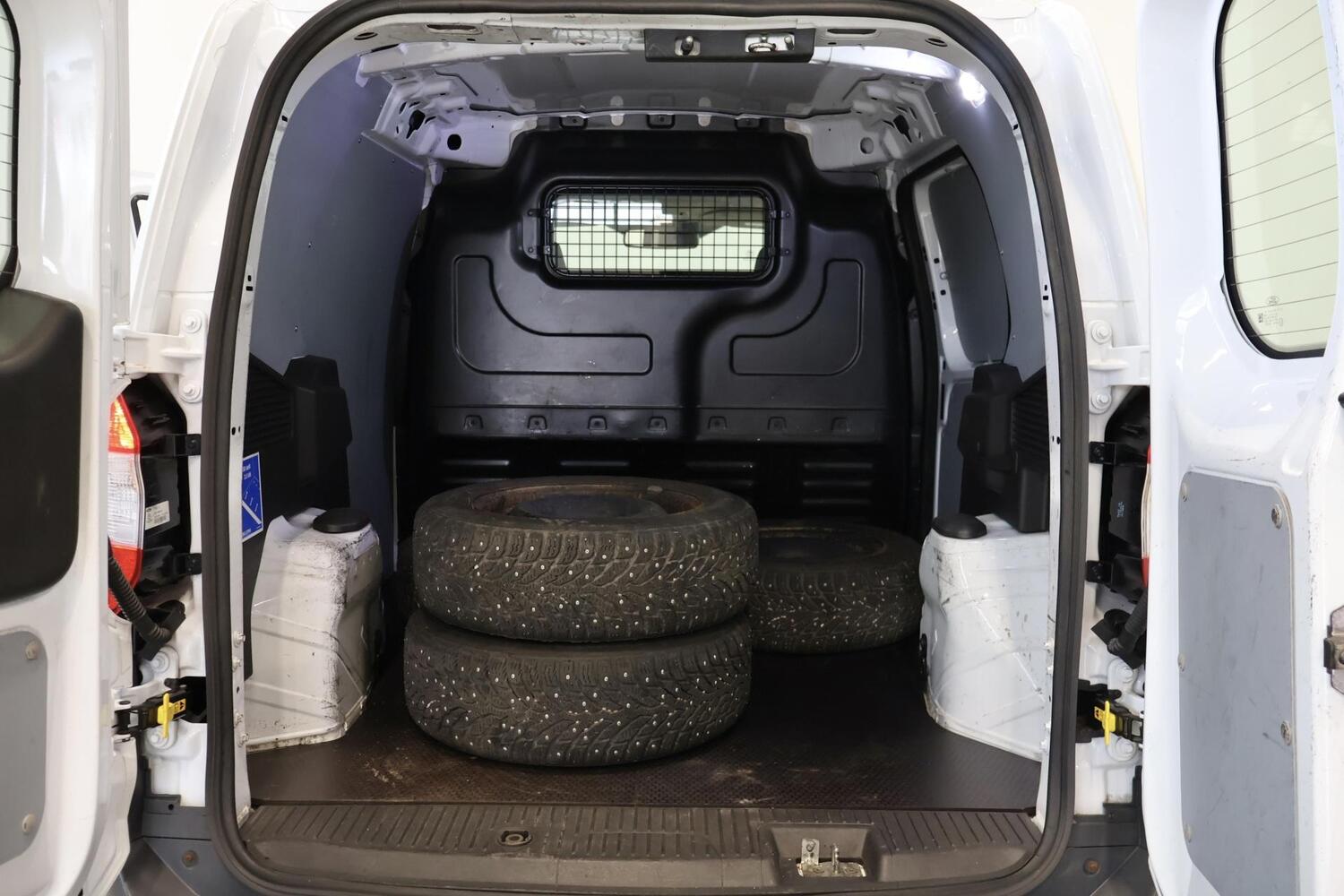 Ford Transit Courier vaihtoauto