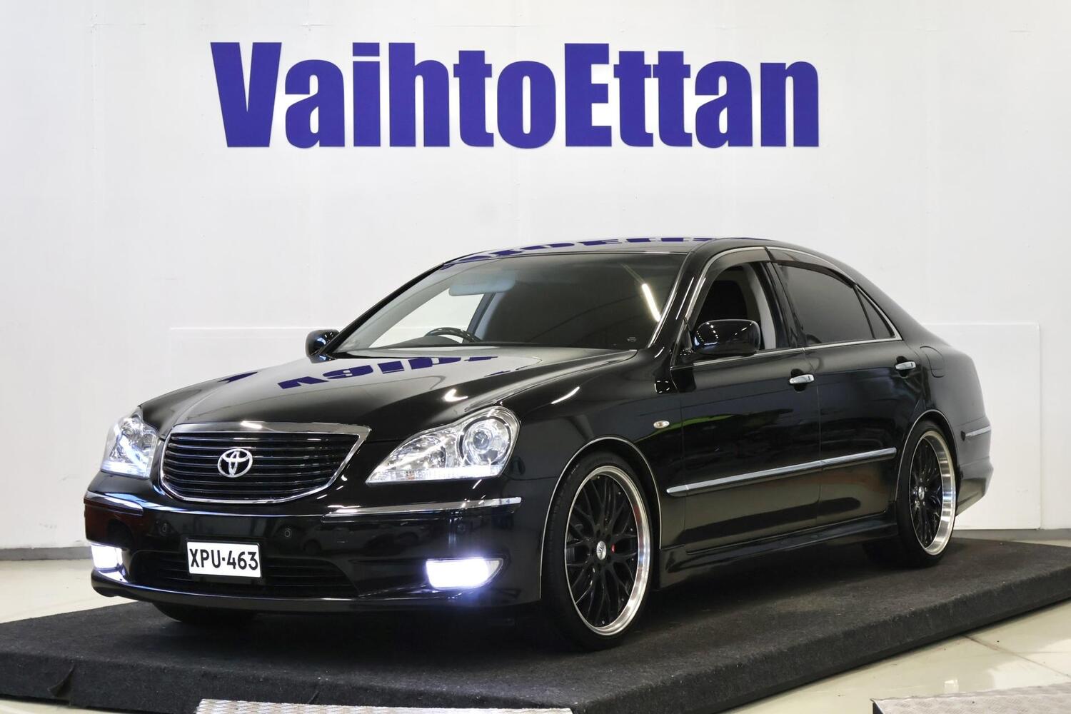 Toyota Crown vaihtoauto