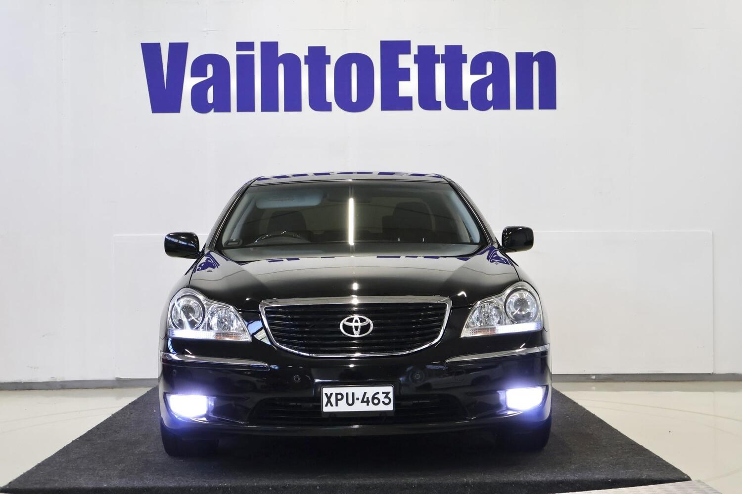Toyota Crown vaihtoauto