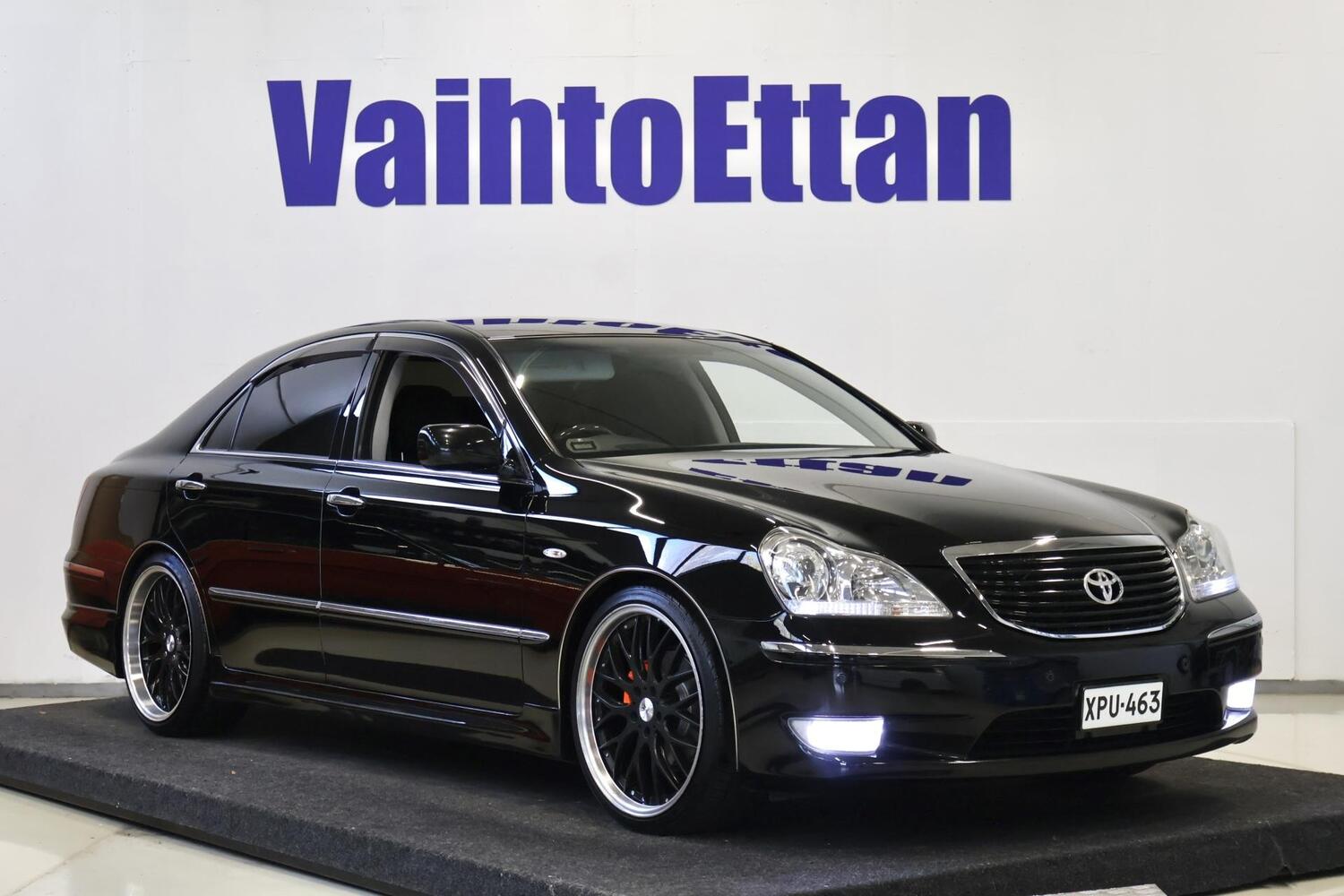 Toyota Crown vaihtoauto