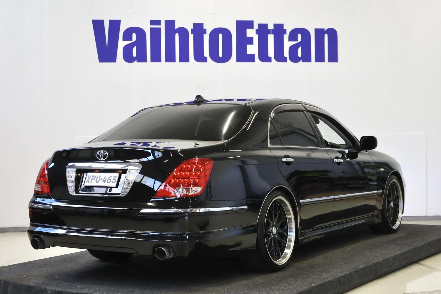 Toyota Crown vaihtoauto
