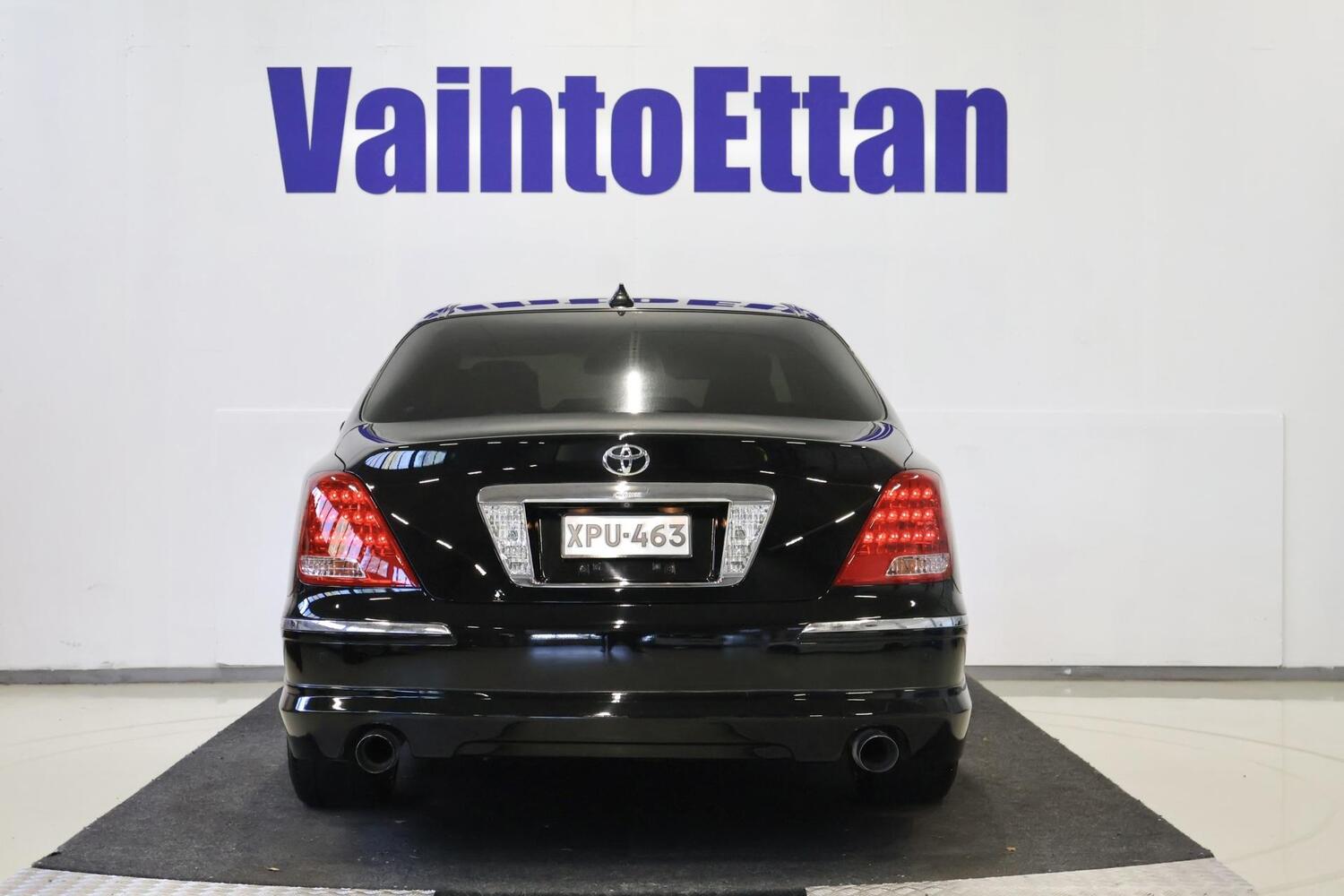 Toyota Crown vaihtoauto