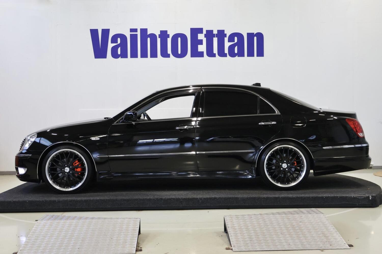 Toyota Crown vaihtoauto