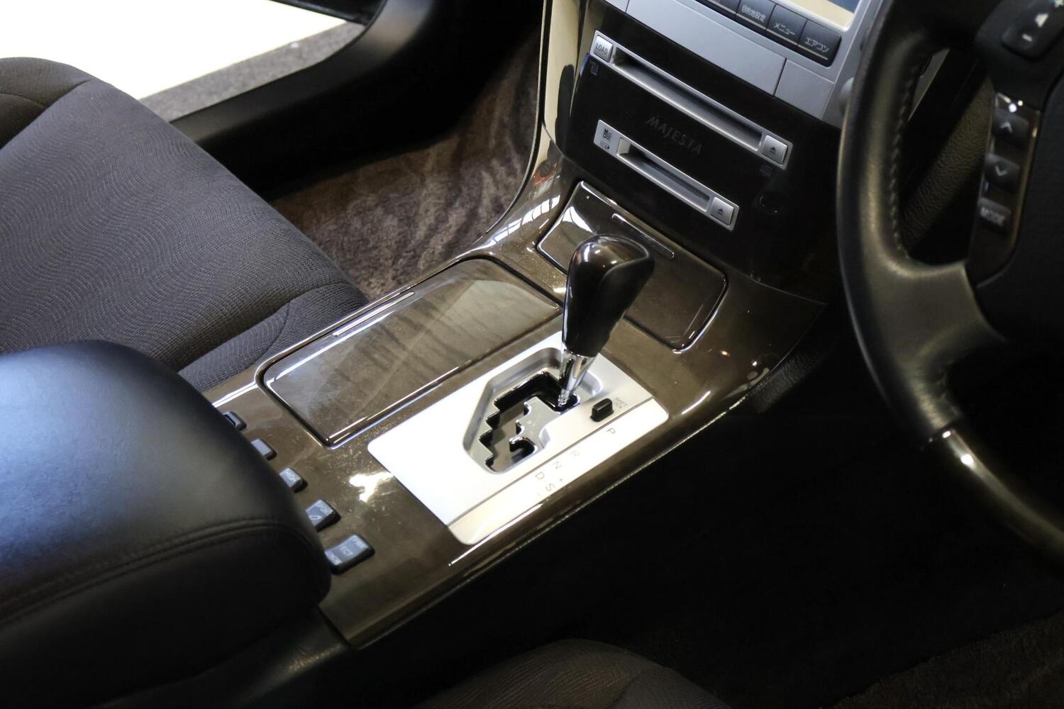 Toyota Crown vaihtoauto