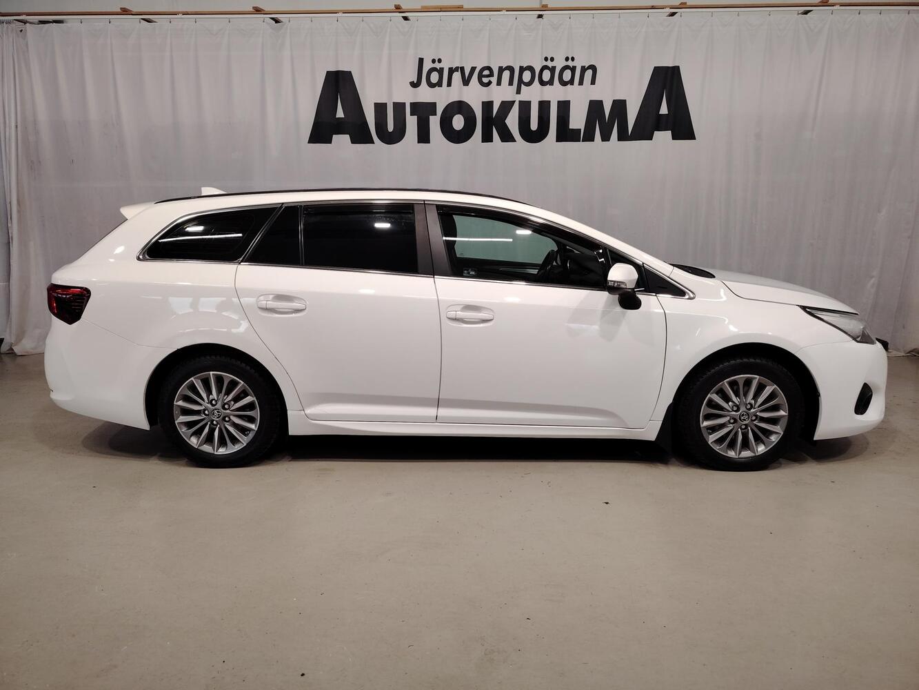 Toyota Avensis vaihtoauto