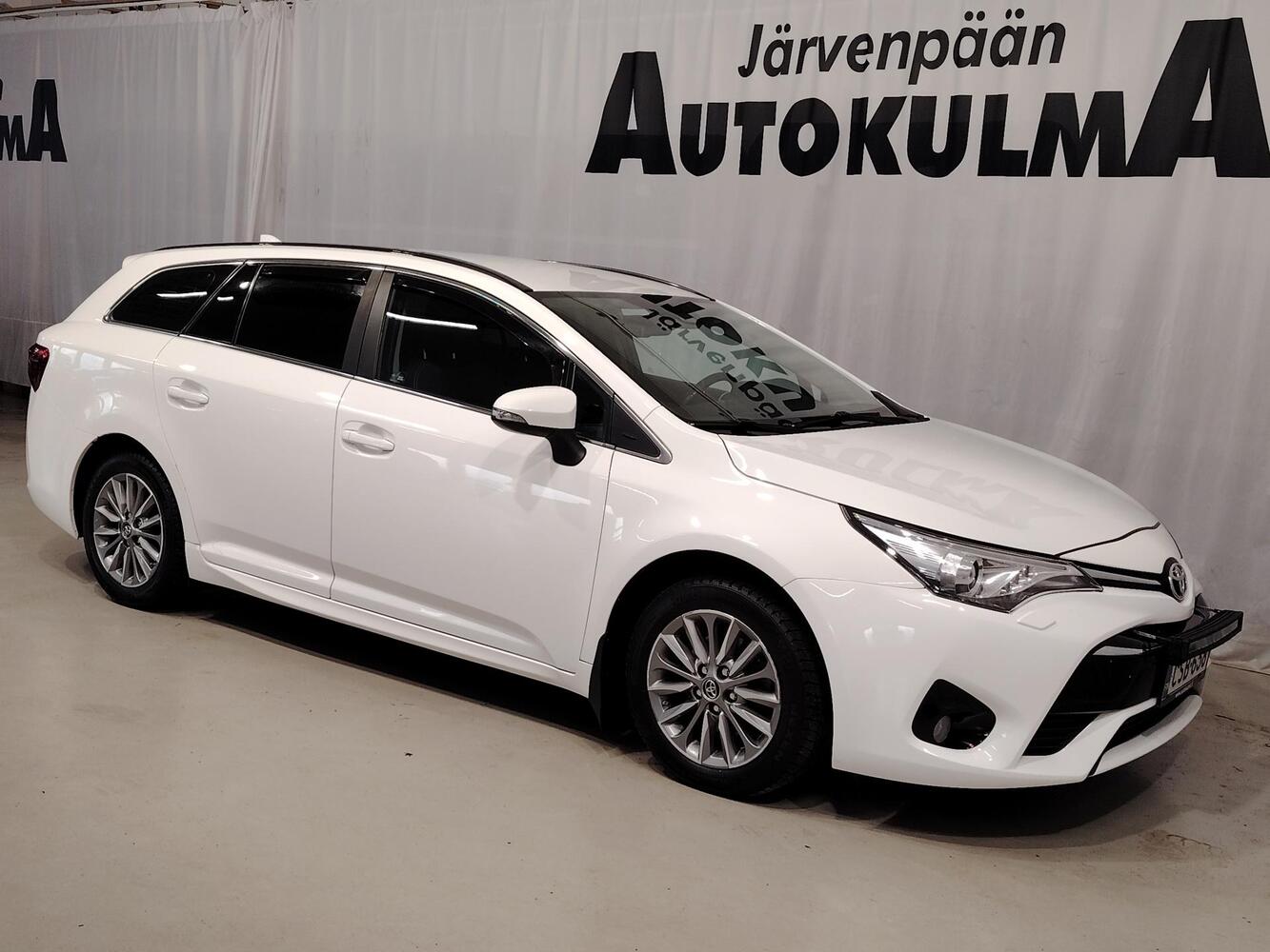 Toyota Avensis vaihtoauto