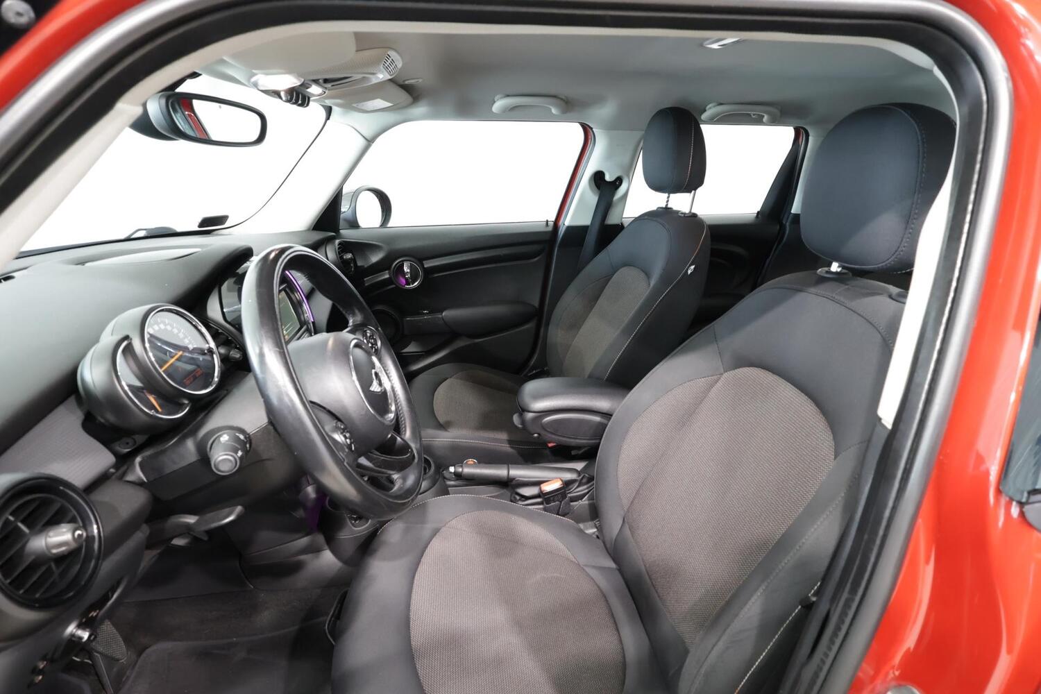 Mini Cooper vaihtoauto