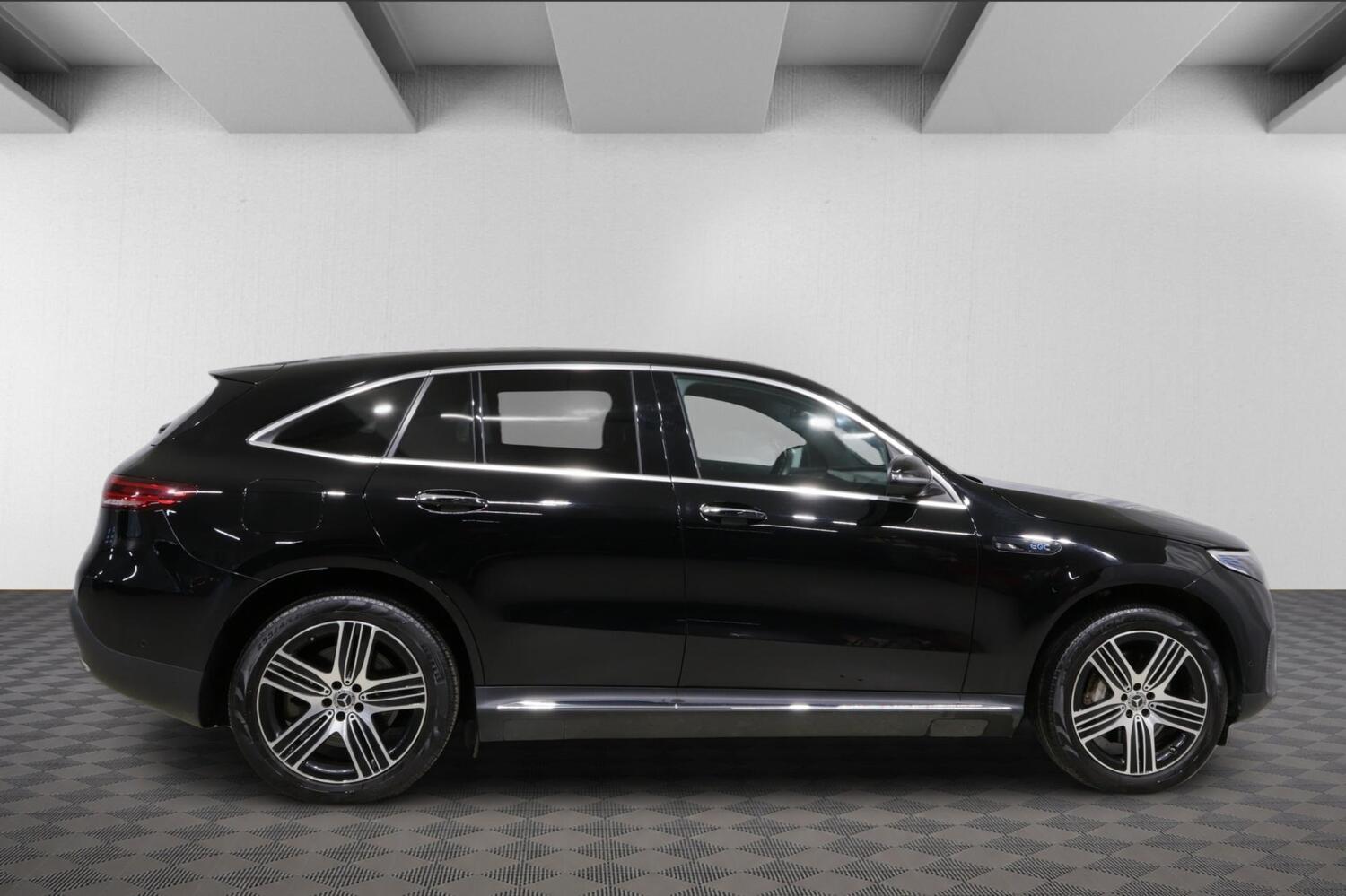Mercedes-Benz EQC vaihtoauto