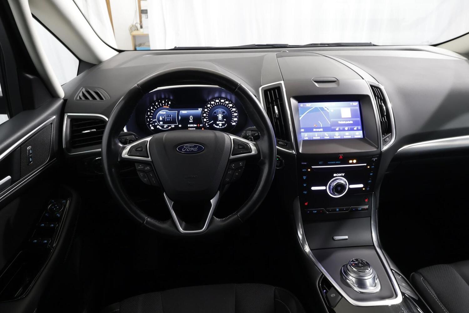 Ford S-MAX vaihtoauto