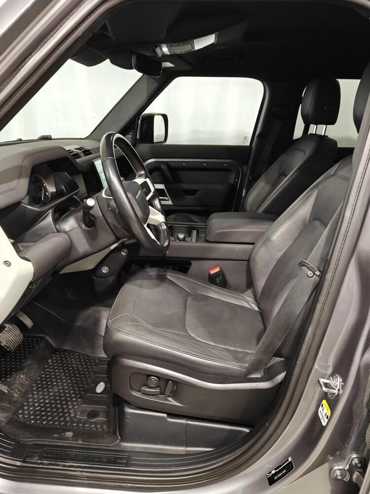 Land Rover Defender vaihtoauto