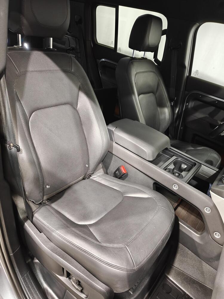 Land Rover Defender vaihtoauto